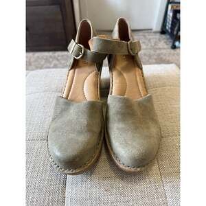 Born Nellie Wedge Mary Janes Women’s Size 9 Olive Green Rough Suede Shoes